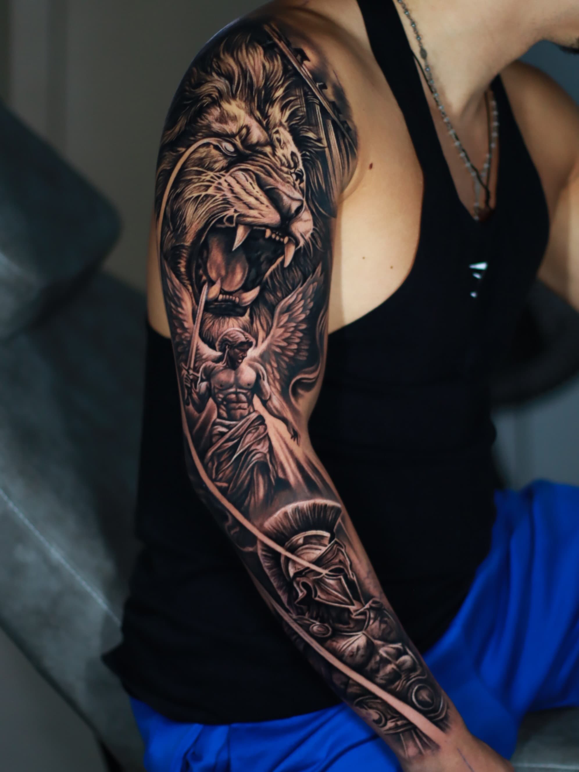 Arm realism tattoo