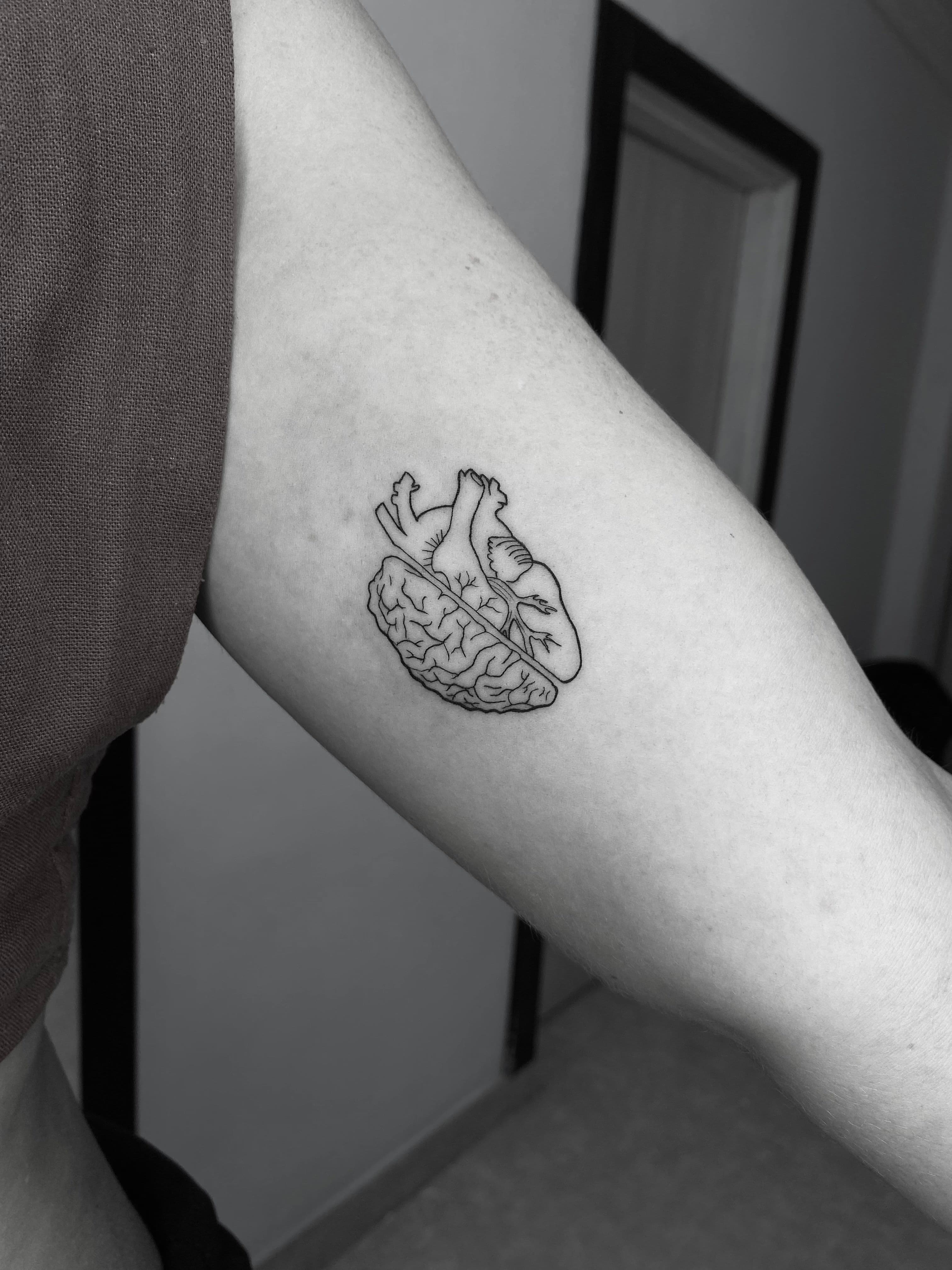 Mini arm symbol