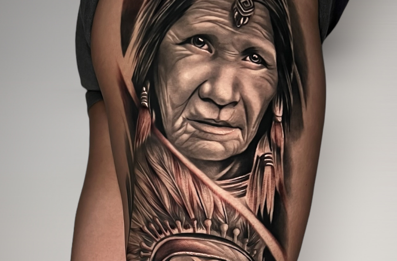Micro-tatuajes vs. tatuajes pequeños: por qué el detalle extremo tiene riesgos